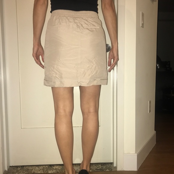 NWT • WHITE HOUSE BLACK MARKET CREAM SAFARI SKIRT - Picture 3 of 4